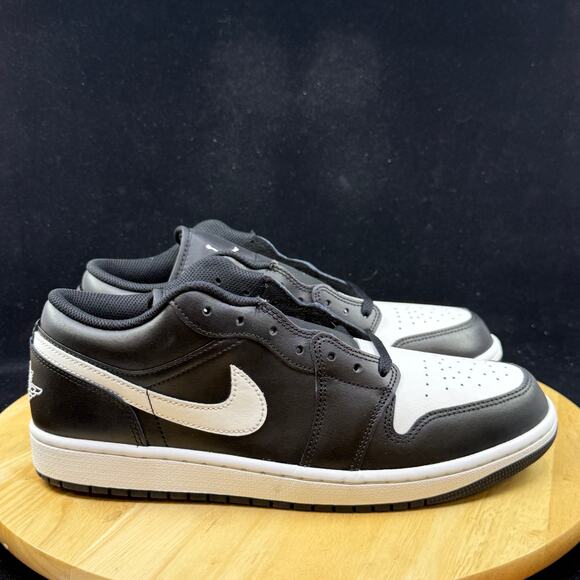 Nike Air Jordan 1 Low Black Summit White Sneaker Men's Shoe Size 9 553558-043 - Picture 4 of 7